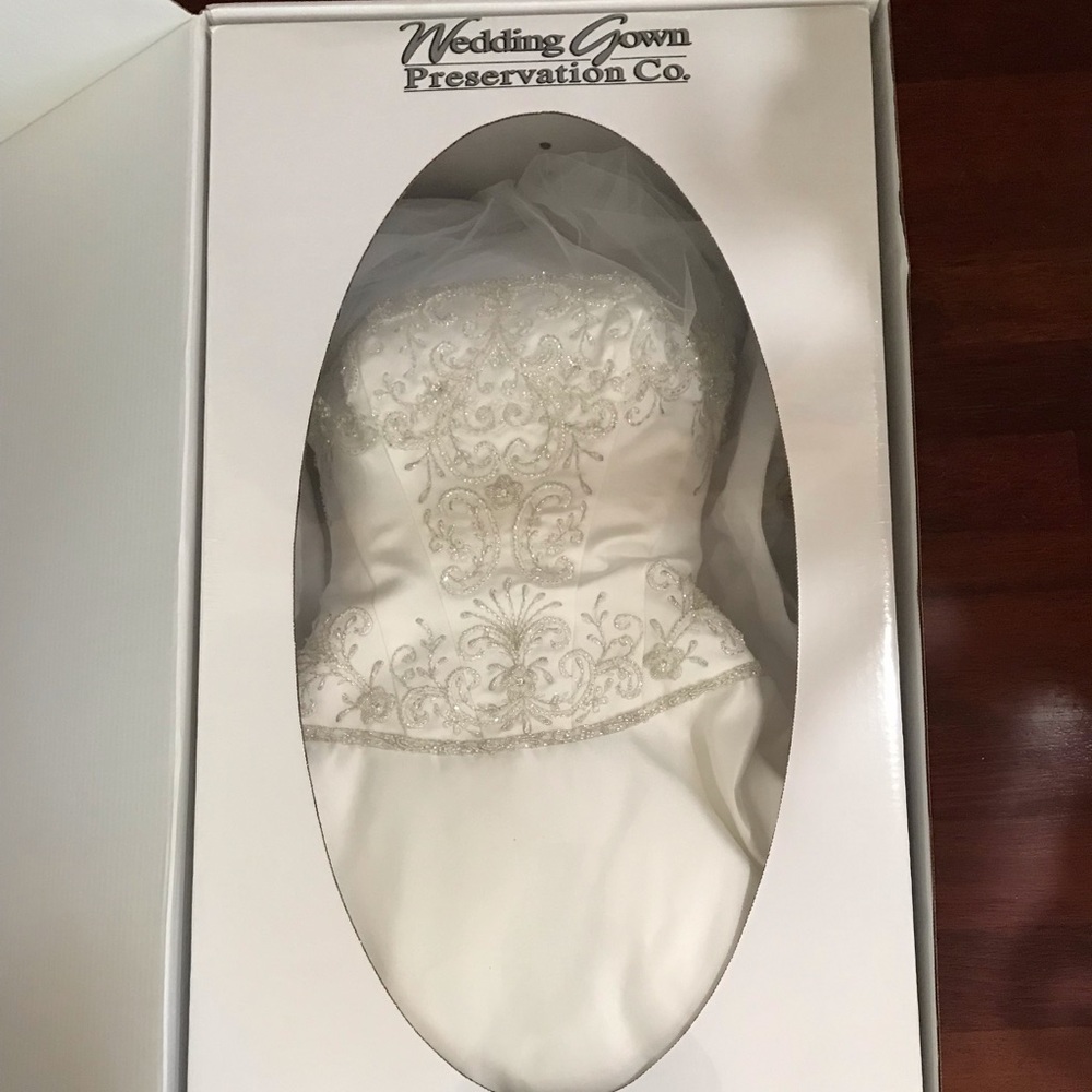 Wedding dress